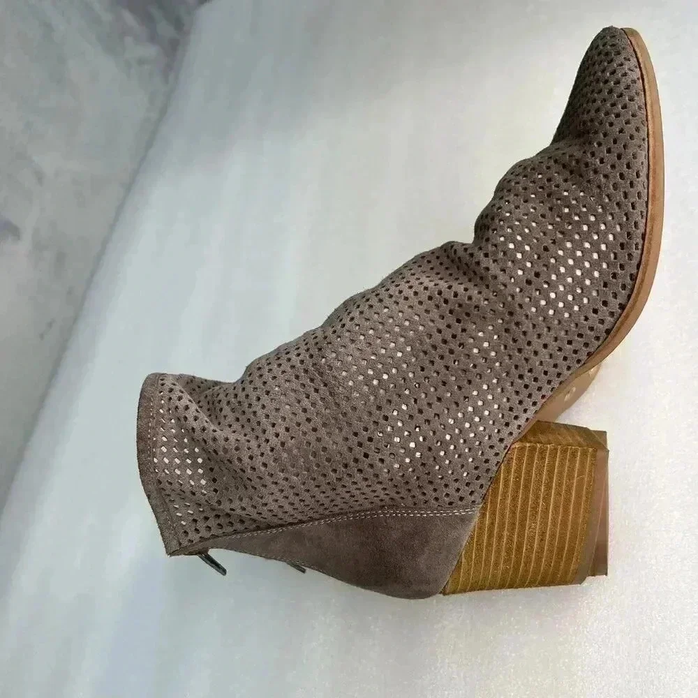 JEFFREY CAMPBELL Jenelle Laser Cut Soft Leather Bootie‎ women's 9.5 M Block Heel